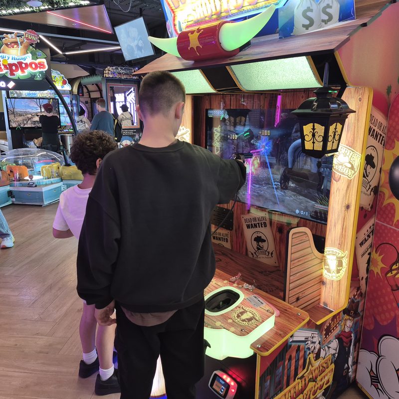 One on one at an arcade cabinet